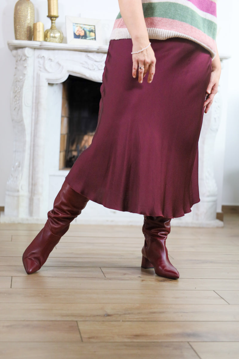 Elegante satijnen midi-rok in burgundy