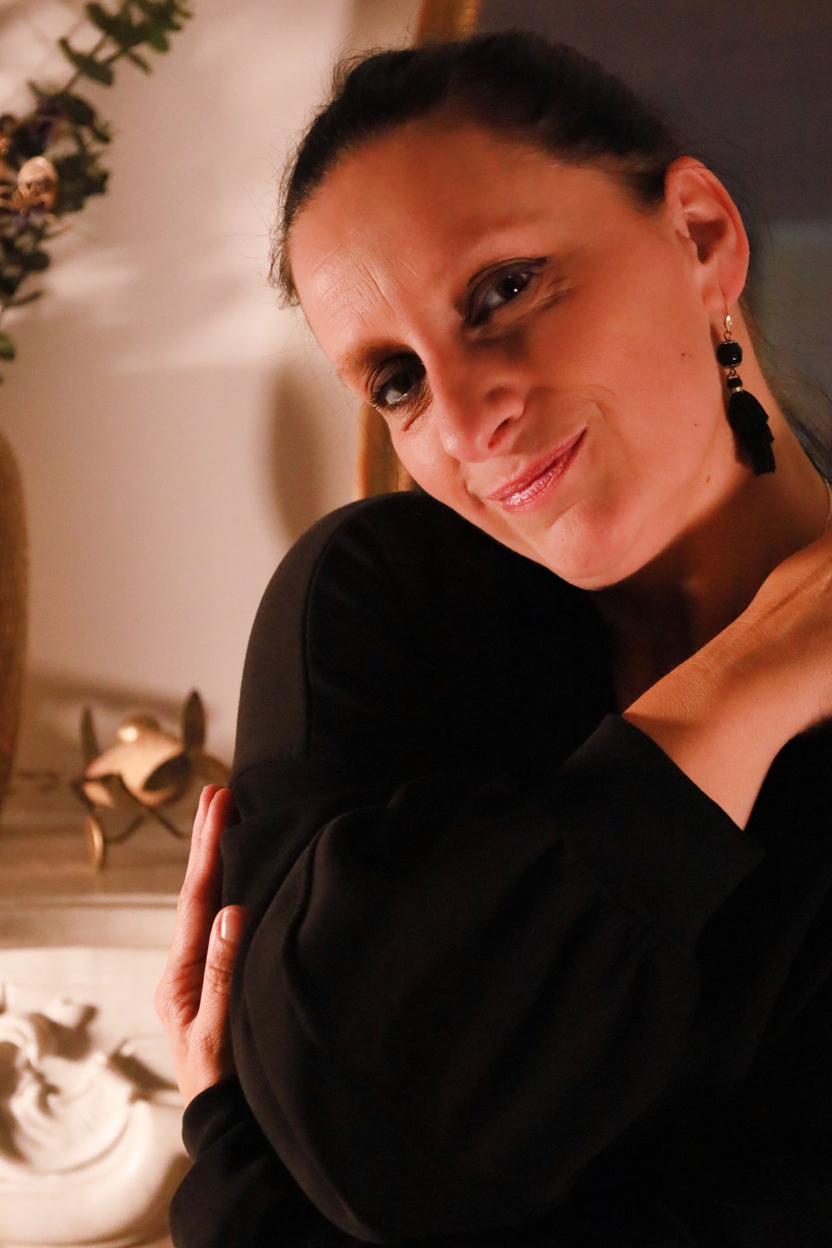 Laslo – zwarte oversized jurk van Mooij in zachte stof met steekzakken, damesmode She&Me Duffel, Lier, Mechelen.