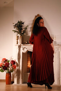 Largo – bordeauxrode plisséset met top en broek, Dolci Giorni collectie bij She&Me, damesmode Duffel, Lier, Mechelen.