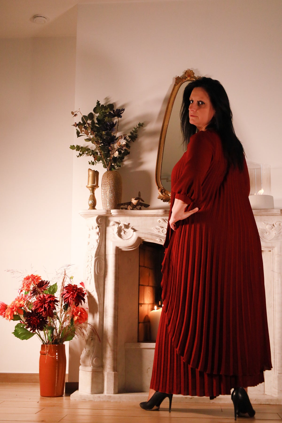 Largo – bordeauxrode plisséset met top en broek, Dolci Giorni collectie bij She&Me, damesmode Duffel, Lier, Mechelen.