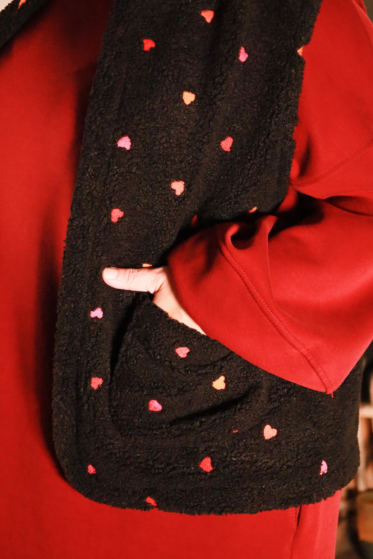 Cuore – teddy gilet met rode hartjes