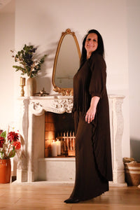 Largo – chocoladebruine plisséset met top en broek, Dolci Giorni collectie van She&Me, damesmode Duffel, Lier, Mechelen.