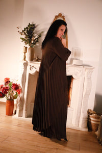 Largo – chocoladebruine plisséset met top en broek, Dolci Giorni collectie van She&Me, damesmode Duffel, Lier, Mechelen.