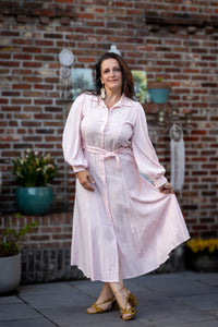Jurk “Rose Élégance” – Lange Shirt Dress