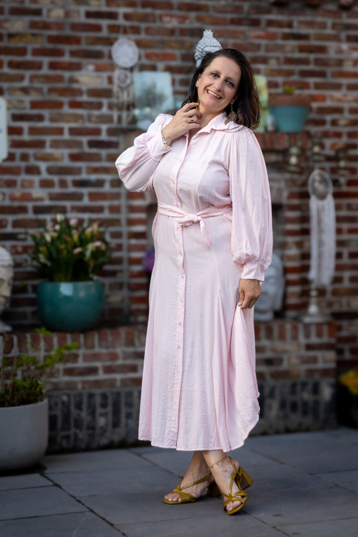 Jurk “Rose Élégance” – Lange Shirt Dress
