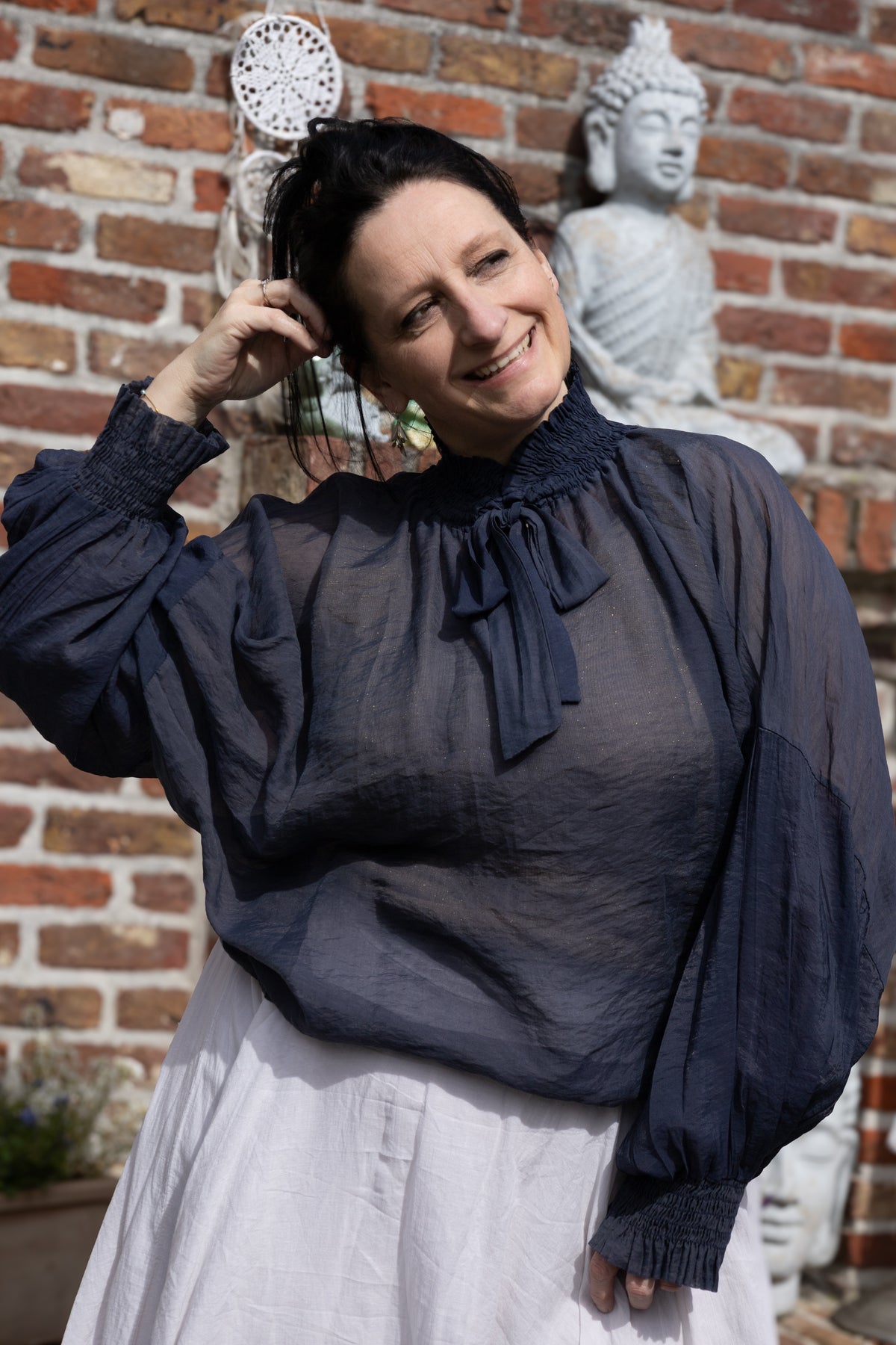 Blouse notte – luchtige blouse met strik donkerblauw
