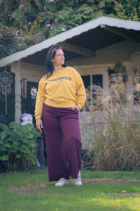 Burgundy Dolci Giorni broek Cimeo met uitlopende pijpen – stijlvolle damesbroek bij She&Me Duffel.