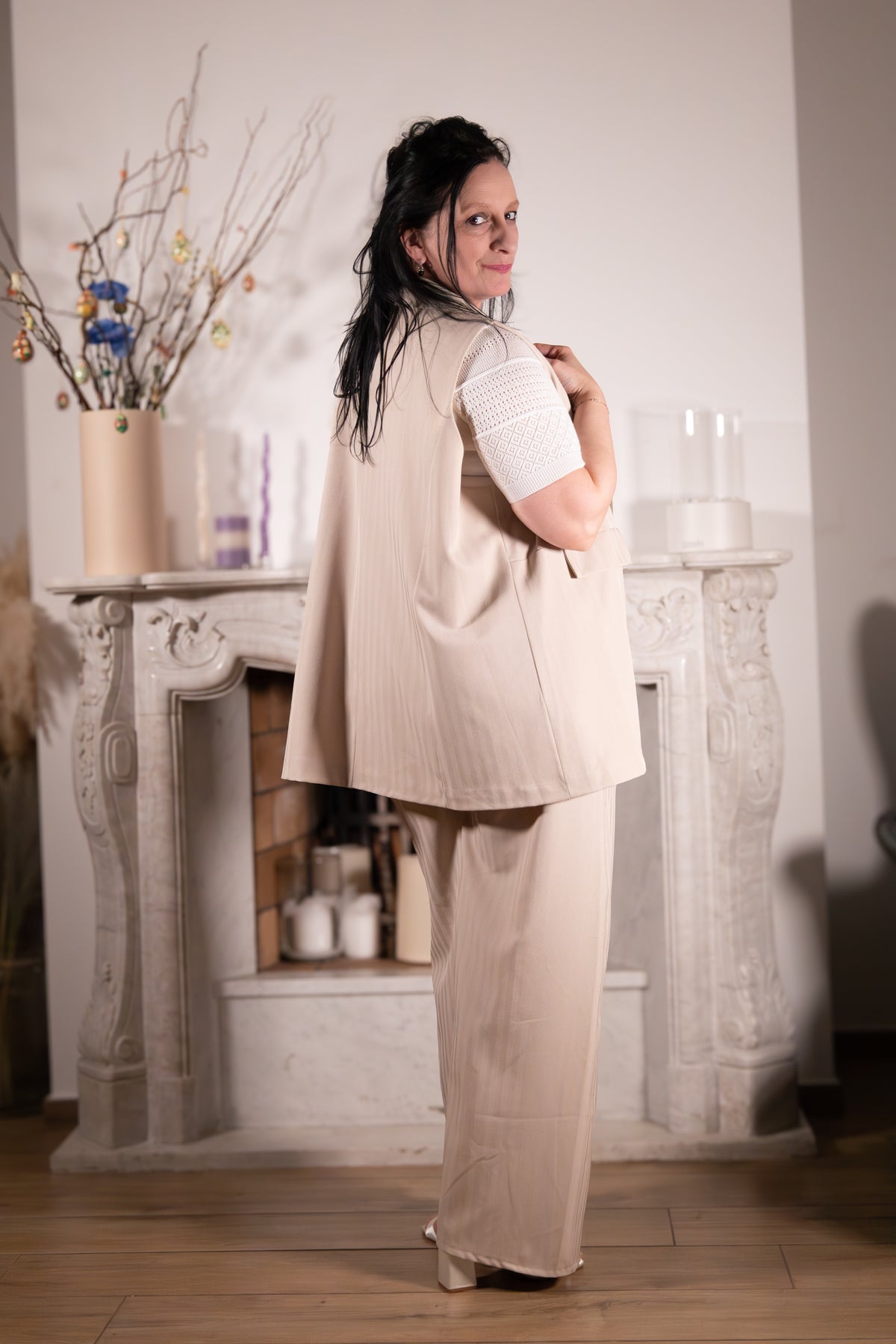 beige dames set gilet en wijde broek elegante outfit damesmode Duffel