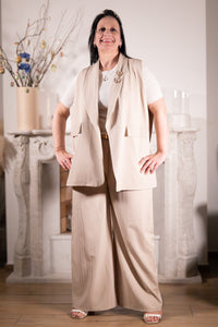 Set Sabbia Chic -beige set met gilet en wijde broek - big size