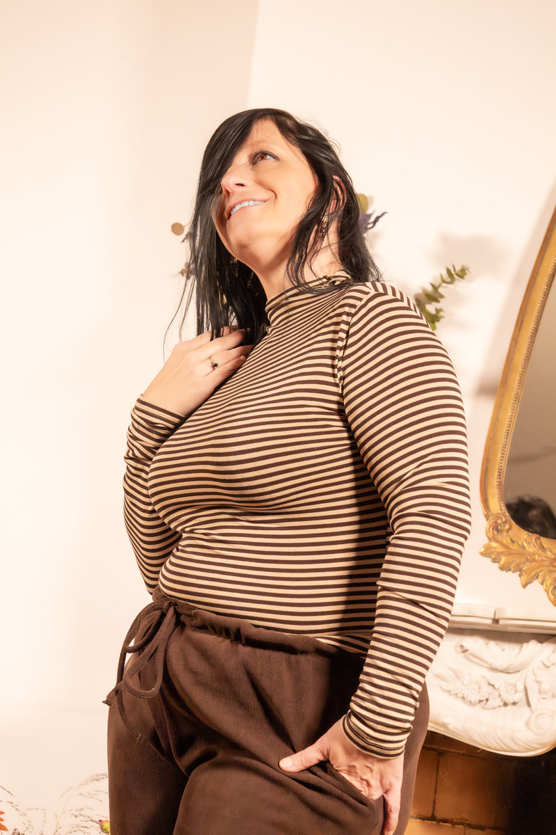 She & Me Dolci Giorni Lina gestreepte coltrui zand bruin – Cosy & Chill collectie – damesmode Duffel