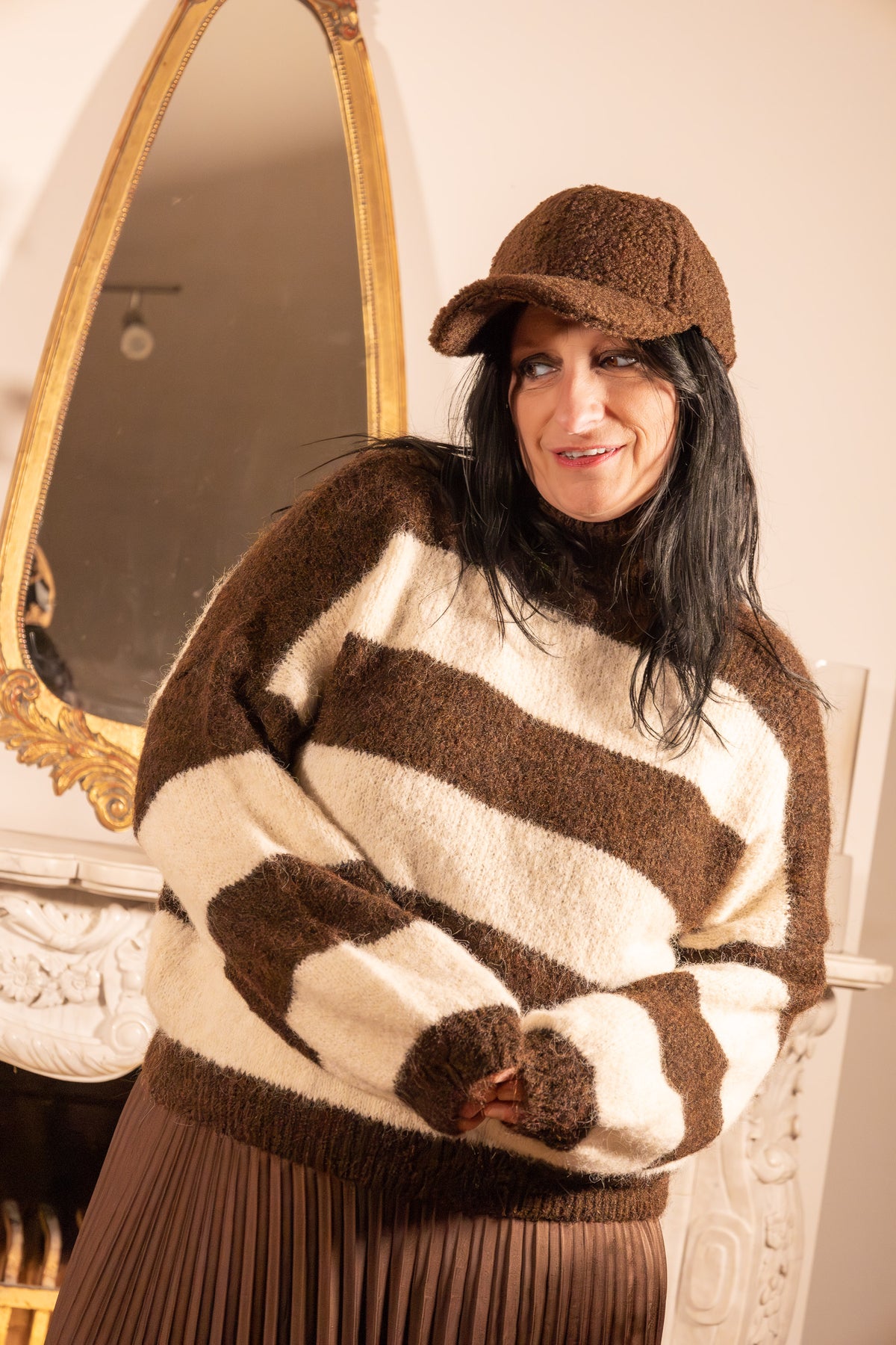 She & Me Dolci Giorni Amica trui bruin ecru gestreept – Cosy & Chill collectie – damesmode Duffel