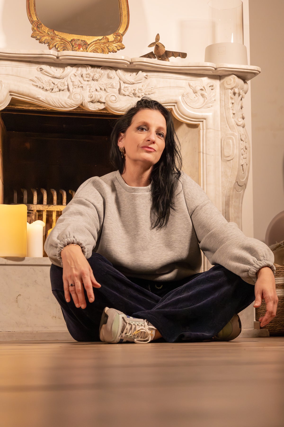 She & Me Dolci Giorni Mommy grijze sweater met rood borduursel – Cosy & Chill collectie – damesmode Duffel